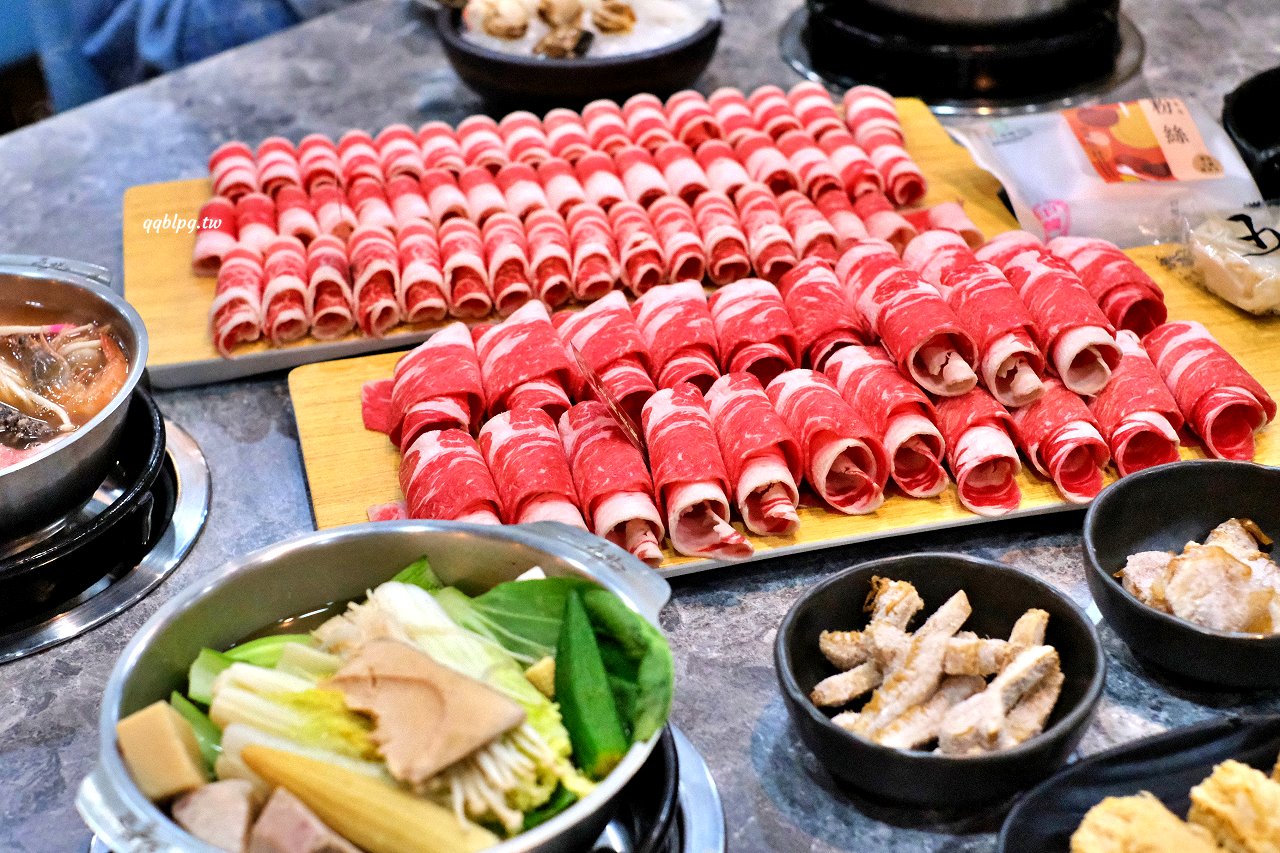 台中豐原︱五鮮級鍋物專賣-豐原白金店．平價火鍋湯底、肉品自由搭配，白飯、飲料吃到飽，營業到凌2:00，夜貓子吃鍋啦 @QQ的懶骨頭