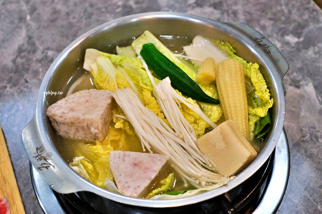 台中豐原︱五鮮級鍋物專賣-豐原白金店．平價火鍋湯底、肉品自由搭配，白飯、飲料吃到飽，營業到凌2:00，夜貓子吃鍋啦 @QQ的懶骨頭
