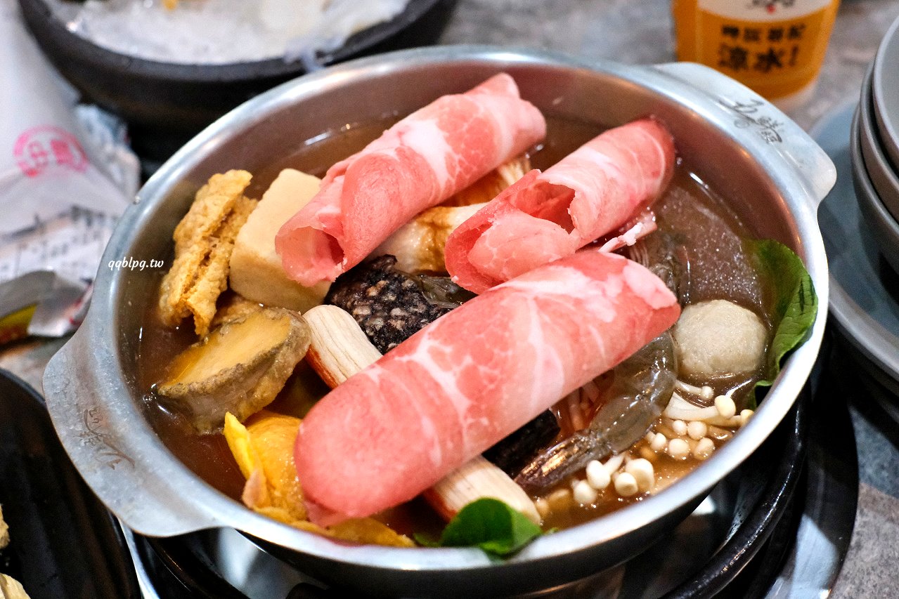 台中豐原︱五鮮級鍋物專賣-豐原白金店．平價火鍋湯底、肉品自由搭配，白飯、飲料吃到飽，營業到凌2:00，夜貓子吃鍋啦 @QQ的懶骨頭