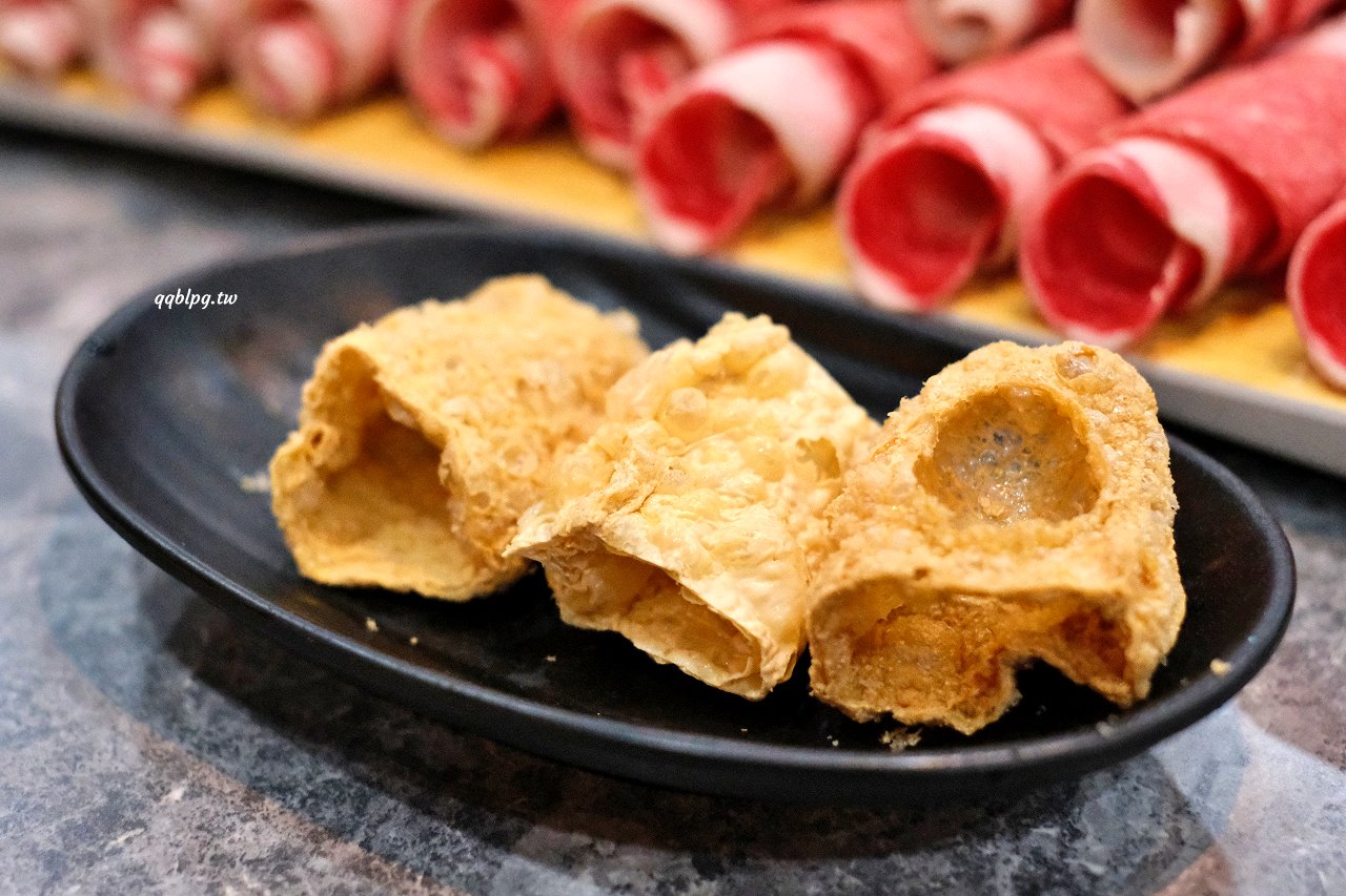 台中豐原︱五鮮級鍋物專賣-豐原白金店．平價火鍋湯底、肉品自由搭配，白飯、飲料吃到飽，營業到凌2:00，夜貓子吃鍋啦 @QQ的懶骨頭