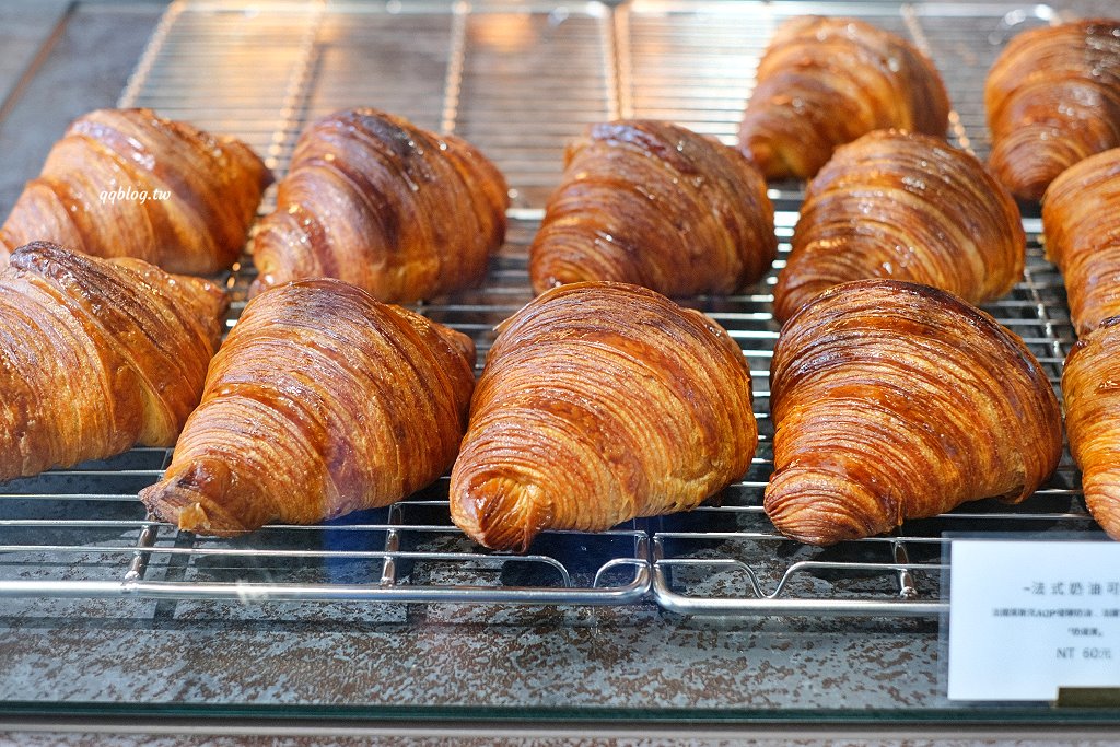 台中沙鹿︱法奇甜點 FUDGE．藍帶廚藝學院甜點師的人氣甜點店，可頌口味選擇多，海線甜點店推薦 @QQ的懶骨頭