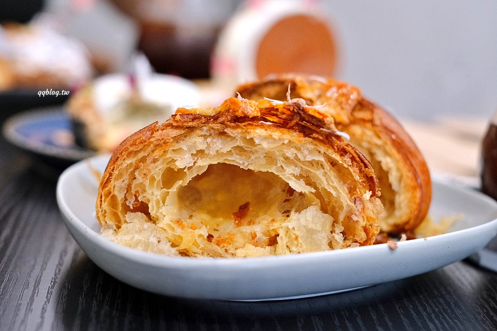 台中沙鹿︱法奇甜點 FUDGE．藍帶廚藝學院甜點師的人氣甜點店，可頌口味選擇多，海線甜點店推薦 @QQ的懶骨頭