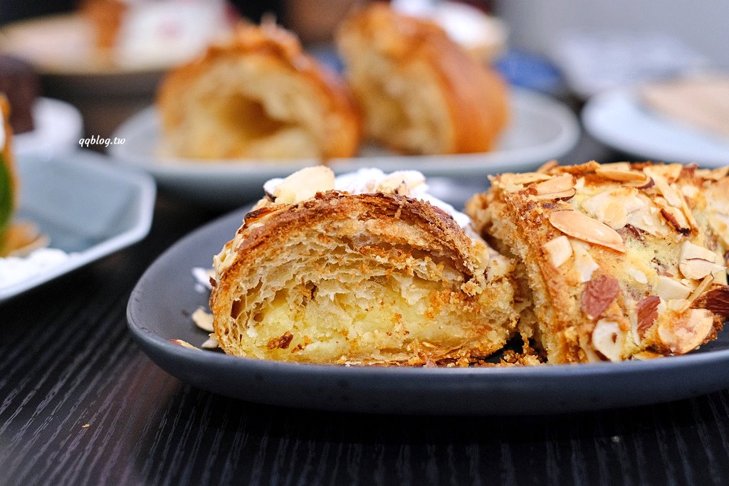 台中沙鹿︱法奇甜點 FUDGE．藍帶廚藝學院甜點師的人氣甜點店，可頌口味選擇多，海線甜點店推薦 @QQ的懶骨頭