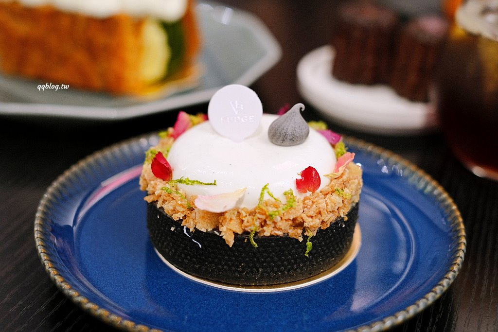 台中沙鹿︱法奇甜點 FUDGE．藍帶廚藝學院甜點師的人氣甜點店，可頌口味選擇多，海線甜點店推薦 @QQ的懶骨頭