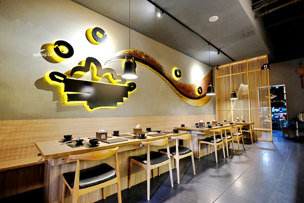 台中南屯︱灰鴿/鍋．幾歲生日送幾隻蝦，還有小鮑魚、蛤蠣、梅花肉可以雙併，快帶阿公阿嬤一起吃起來 @QQ的懶骨頭