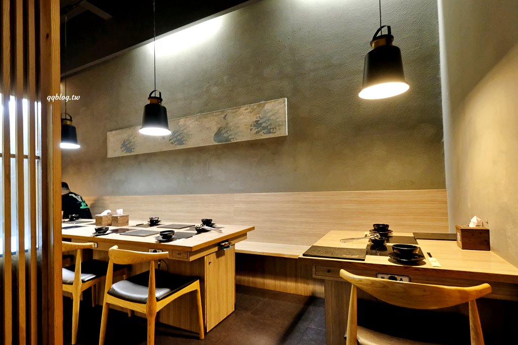 台中南屯︱灰鴿/鍋．幾歲生日送幾隻蝦，還有小鮑魚、蛤蠣、梅花肉可以雙併，快帶阿公阿嬤一起吃起來 @QQ的懶骨頭