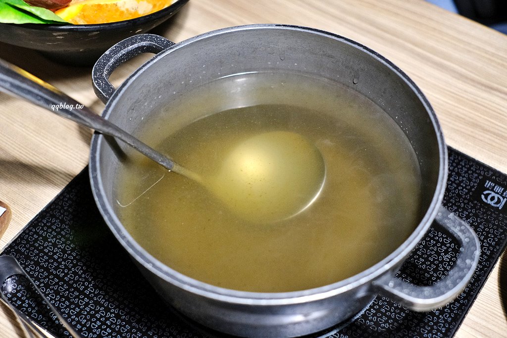 台中南屯︱灰鴿/鍋．幾歲生日送幾隻蝦，還有小鮑魚、蛤蠣、梅花肉可以雙併，快帶阿公阿嬤一起吃起來 @QQ的懶骨頭