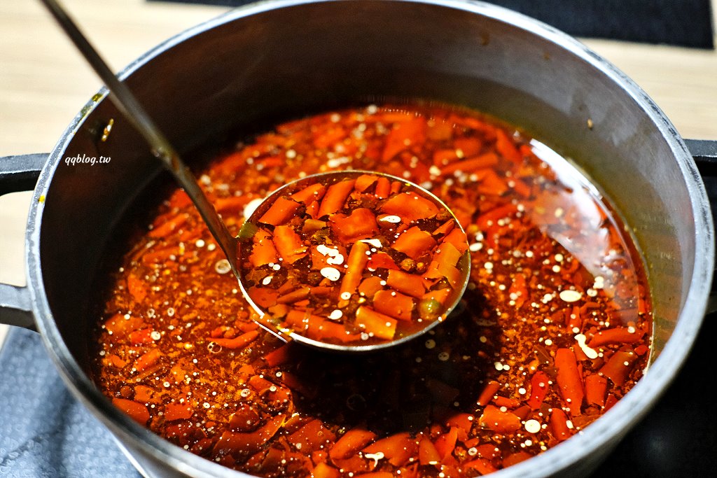 台中南屯︱灰鴿/鍋．幾歲生日送幾隻蝦，還有小鮑魚、蛤蠣、梅花肉可以雙併，快帶阿公阿嬤一起吃起來 @QQ的懶骨頭