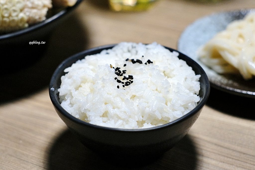 台中南屯︱灰鴿/鍋．幾歲生日送幾隻蝦，還有小鮑魚、蛤蠣、梅花肉可以雙併，快帶阿公阿嬤一起吃起來 @QQ的懶骨頭