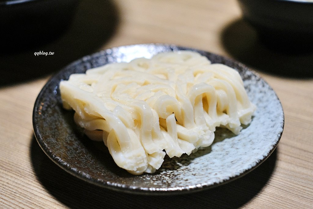 台中南屯︱灰鴿/鍋．幾歲生日送幾隻蝦，還有小鮑魚、蛤蠣、梅花肉可以雙併，快帶阿公阿嬤一起吃起來 @QQ的懶骨頭