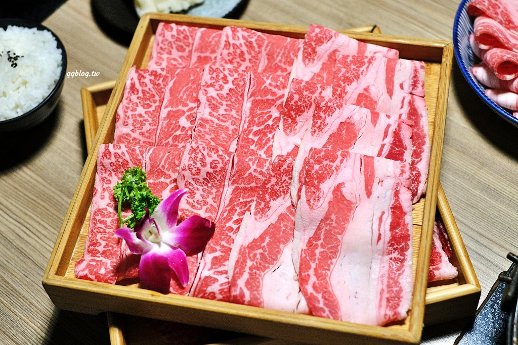 台中南屯︱灰鴿/鍋．幾歲生日送幾隻蝦，還有小鮑魚、蛤蠣、梅花肉可以雙併，快帶阿公阿嬤一起吃起來 @QQ的懶骨頭