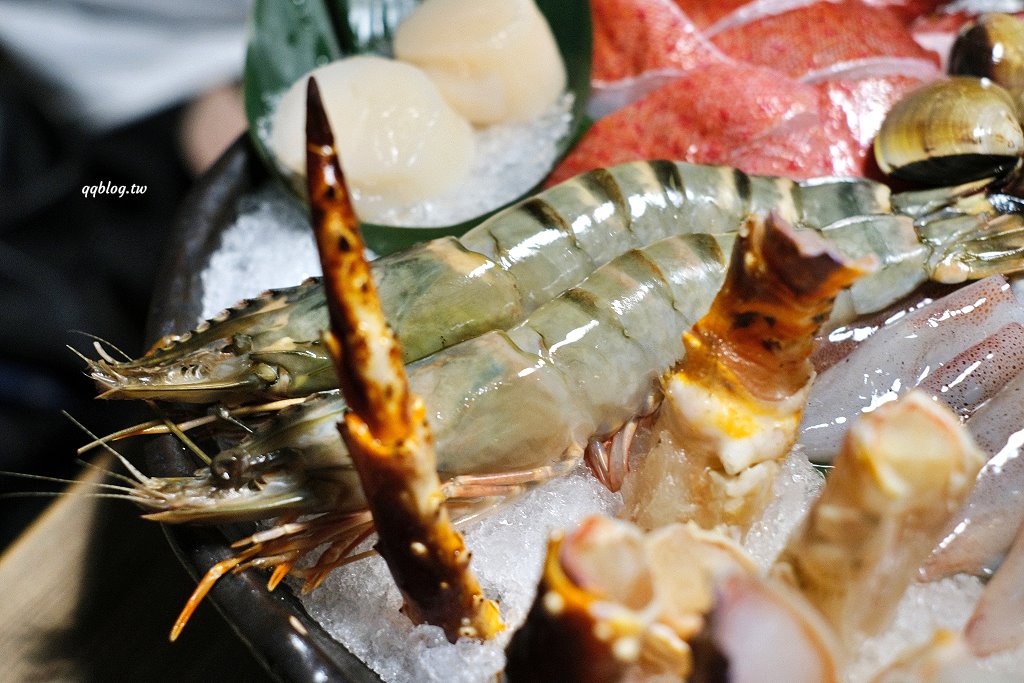 台中南屯︱灰鴿/鍋．幾歲生日送幾隻蝦，還有小鮑魚、蛤蠣、梅花肉可以雙併，快帶阿公阿嬤一起吃起來 @QQ的懶骨頭