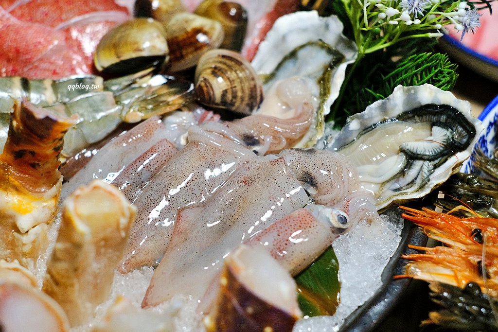 台中南屯︱灰鴿/鍋．幾歲生日送幾隻蝦，還有小鮑魚、蛤蠣、梅花肉可以雙併，快帶阿公阿嬤一起吃起來 @QQ的懶骨頭