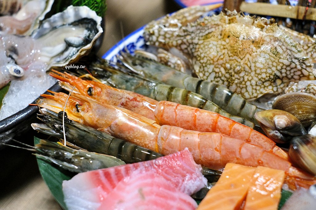 台中南屯︱灰鴿/鍋．幾歲生日送幾隻蝦，還有小鮑魚、蛤蠣、梅花肉可以雙併，快帶阿公阿嬤一起吃起來 @QQ的懶骨頭