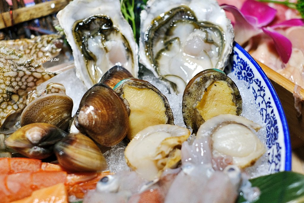 台中南屯︱灰鴿/鍋．幾歲生日送幾隻蝦，還有小鮑魚、蛤蠣、梅花肉可以雙併，快帶阿公阿嬤一起吃起來 @QQ的懶骨頭