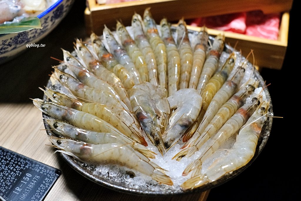 台中南屯︱灰鴿/鍋．幾歲生日送幾隻蝦，還有小鮑魚、蛤蠣、梅花肉可以雙併，快帶阿公阿嬤一起吃起來 @QQ的懶骨頭