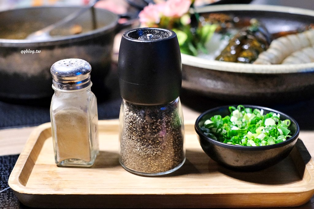 台中南屯︱灰鴿/鍋．幾歲生日送幾隻蝦，還有小鮑魚、蛤蠣、梅花肉可以雙併，快帶阿公阿嬤一起吃起來 @QQ的懶骨頭