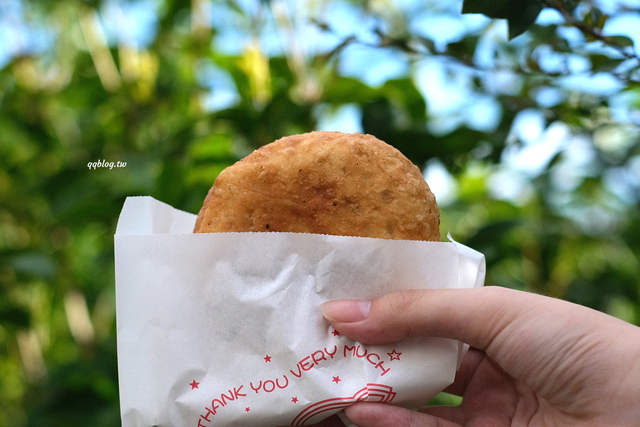 台中大雅︱不一樣餡餅．飽滿厚實又鮮嫩多汁，現點現包現煎口感好，下午茶點心來一份超滿足 @QQ的懶骨頭