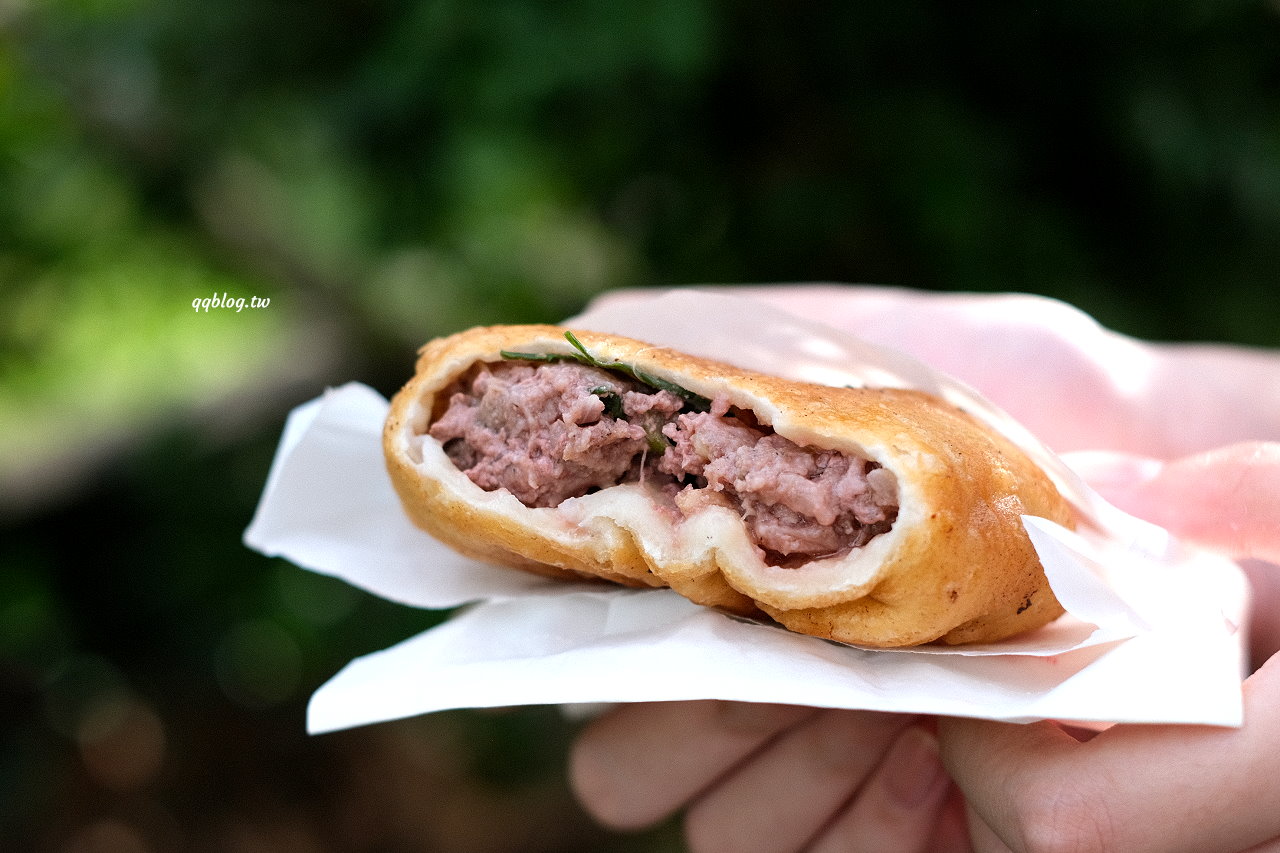 台中大雅︱不一樣餡餅．飽滿厚實又鮮嫩多汁，現點現包現煎口感好，下午茶點心來一份超滿足 @QQ的懶骨頭