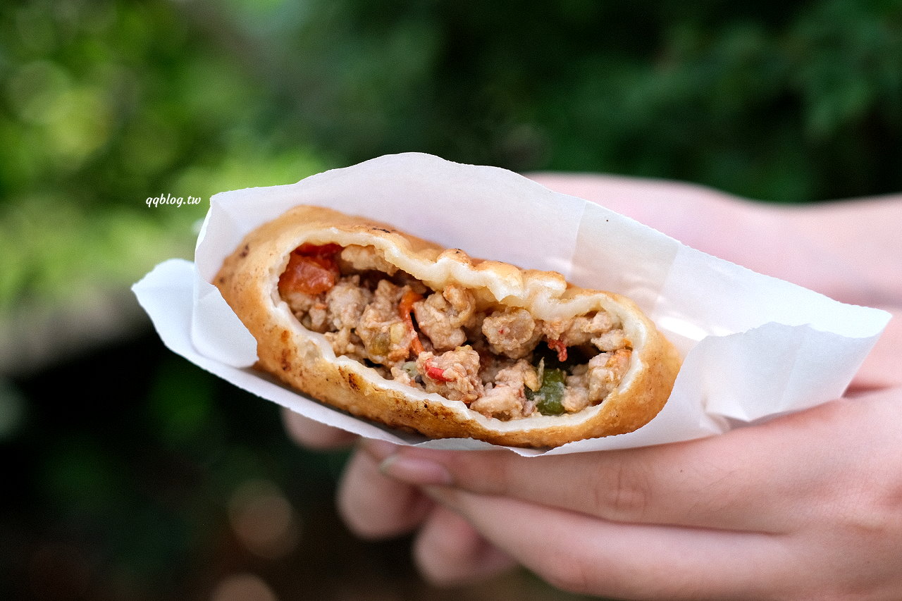 台中大雅︱不一樣餡餅．飽滿厚實又鮮嫩多汁，現點現包現煎口感好，下午茶點心來一份超滿足 @QQ的懶骨頭