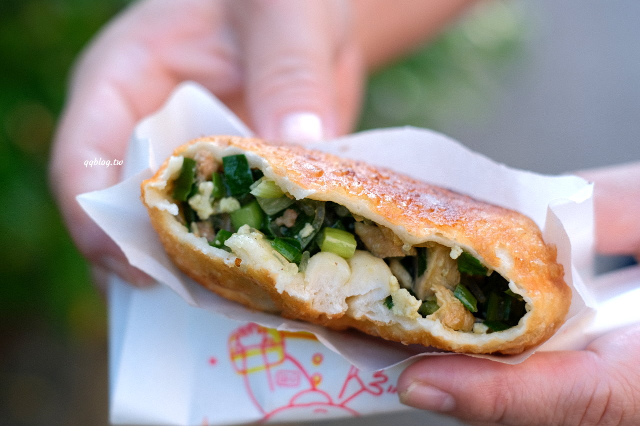 台中大雅︱不一樣餡餅．飽滿厚實又鮮嫩多汁，現點現包現煎口感好，下午茶點心來一份超滿足 @QQ的懶骨頭