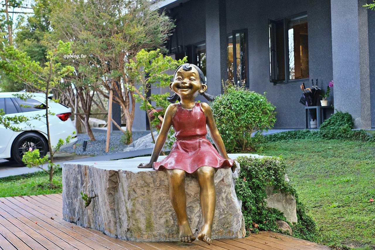 台中新社︱友利村．山城裡預約制無菜單料理，溫室玻璃屋超美的，大大的草皮可以溜小孩 @QQ的懶骨頭