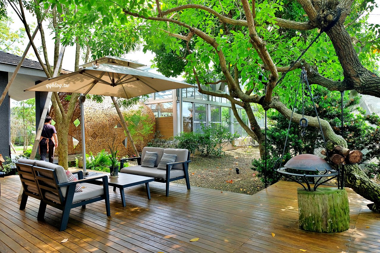 台中新社︱友利村.山城裡預約制無菜單料理,溫室玻璃屋超美的,大大的草皮可以溜小孩 @QQ的懶骨頭 台中新社︱友利村.山城裡預約制無菜單料理,溫室玻璃屋超美的,大大的草皮可以溜小孩 @QQ的懶骨頭