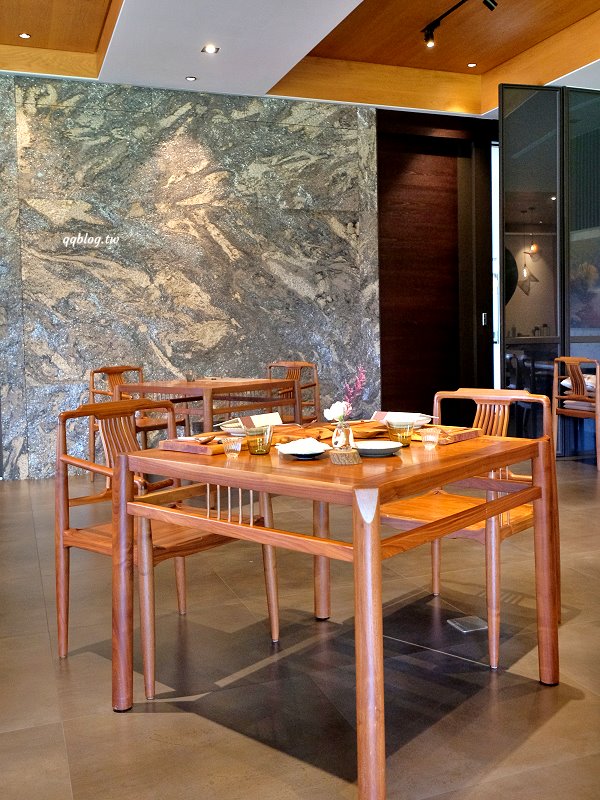 台中新社︱友利村.山城裡預約制無菜單料理,溫室玻璃屋超美的,大大的草皮可以溜小孩 @QQ的懶骨頭 台中新社︱友利村.山城裡預約制無菜單料理,溫室玻璃屋超美的,大大的草皮可以溜小孩 @QQ的懶骨頭