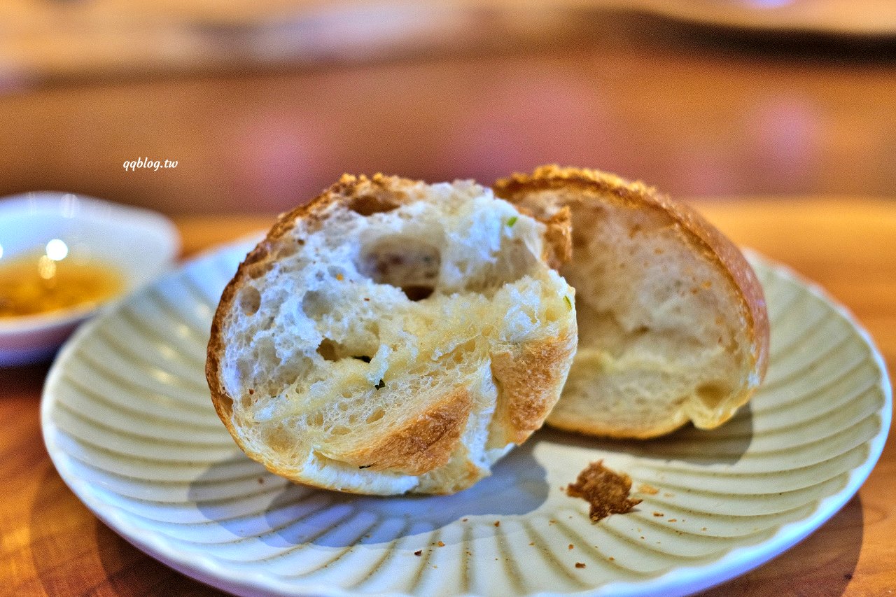 台中新社︱友利村．山城裡預約制無菜單料理，溫室玻璃屋超美的，大大的草皮可以溜小孩 @QQ的懶骨頭