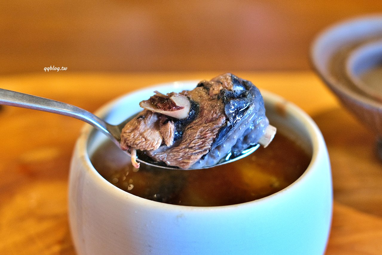 台中新社︱友利村.山城裡預約制無菜單料理,溫室玻璃屋超美的,大大的草皮可以溜小孩 @QQ的懶骨頭 台中新社︱友利村.山城裡預約制無菜單料理,溫室玻璃屋超美的,大大的草皮可以溜小孩 @QQ的懶骨頭