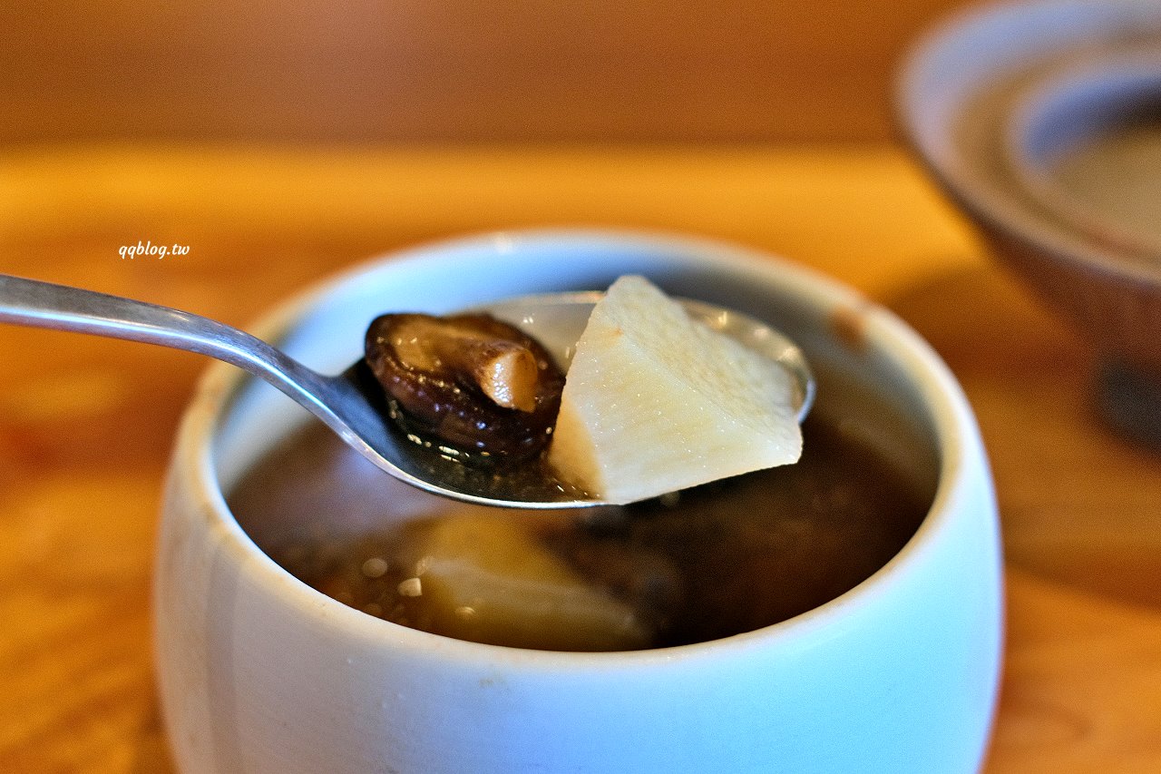 台中新社︱友利村.山城裡預約制無菜單料理,溫室玻璃屋超美的,大大的草皮可以溜小孩 @QQ的懶骨頭 台中新社︱友利村.山城裡預約制無菜單料理,溫室玻璃屋超美的,大大的草皮可以溜小孩 @QQ的懶骨頭