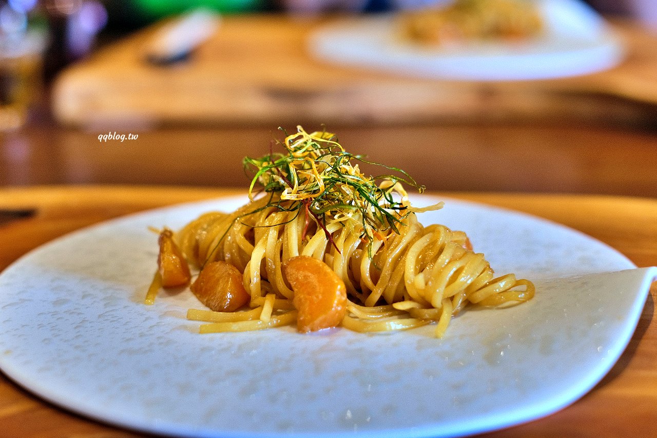 台中新社︱友利村.山城裡預約制無菜單料理,溫室玻璃屋超美的,大大的草皮可以溜小孩 @QQ的懶骨頭 台中新社︱友利村.山城裡預約制無菜單料理,溫室玻璃屋超美的,大大的草皮可以溜小孩 @QQ的懶骨頭