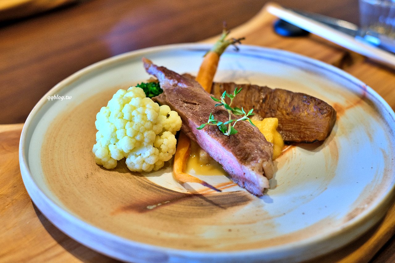 台中新社︱友利村.山城裡預約制無菜單料理,溫室玻璃屋超美的,大大的草皮可以溜小孩 @QQ的懶骨頭 台中新社︱友利村.山城裡預約制無菜單料理,溫室玻璃屋超美的,大大的草皮可以溜小孩 @QQ的懶骨頭