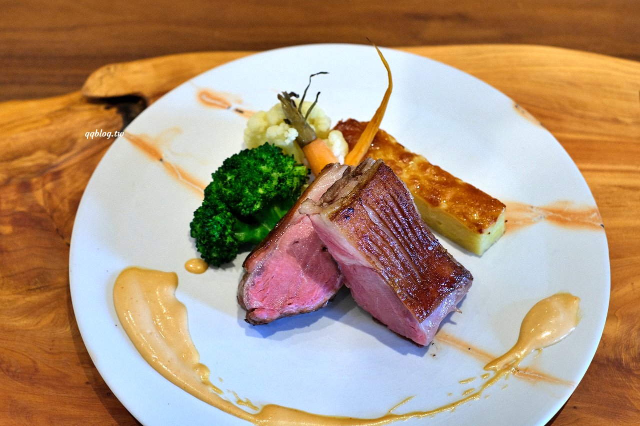 台中新社︱友利村.山城裡預約制無菜單料理,溫室玻璃屋超美的,大大的草皮可以溜小孩 @QQ的懶骨頭 台中新社︱友利村.山城裡預約制無菜單料理,溫室玻璃屋超美的,大大的草皮可以溜小孩 @QQ的懶骨頭