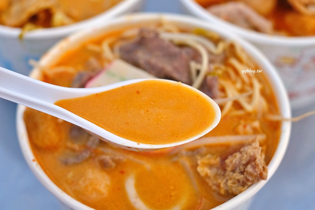 台中北屯︱吉寶叻沙麵@總站夜市，五種湯頭可以選擇，最愛香氣濃郁叻沙湯 @QQ的懶骨頭