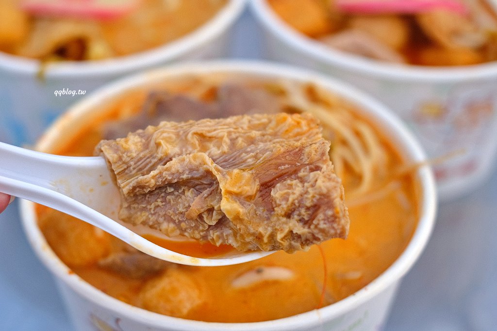 台中北屯︱吉寶叻沙麵@總站夜市，五種湯頭可以選擇，最愛香氣濃郁叻沙湯 @QQ的懶骨頭