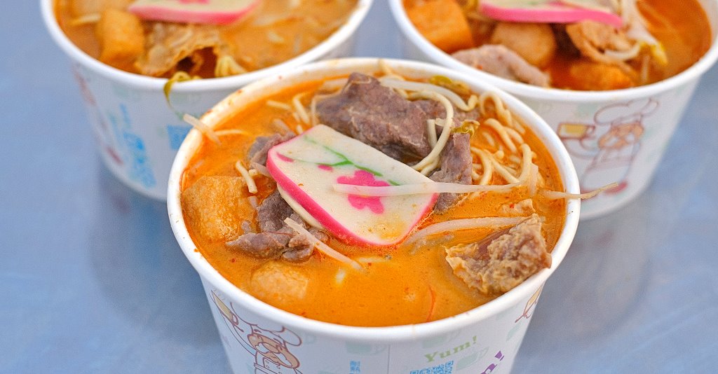 台中北屯︱吉寶叻沙麵@總站夜市，五種湯頭可以選擇，最愛香氣濃郁叻沙湯 @QQ的懶骨頭