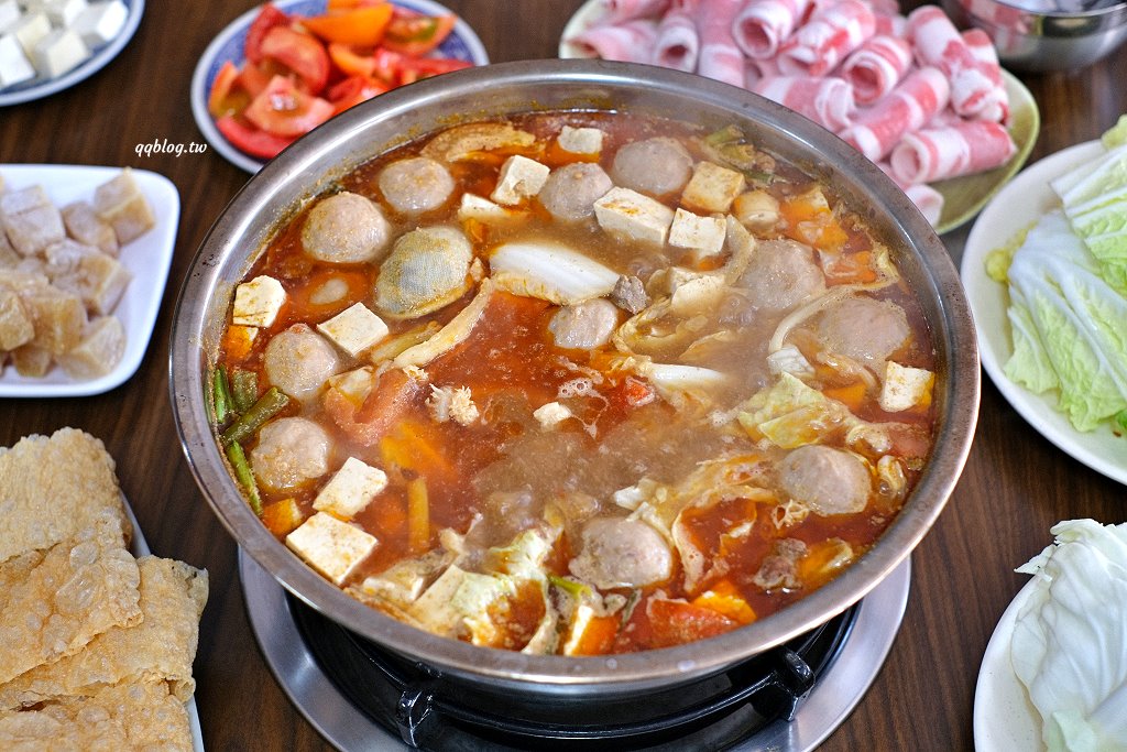 台中豐原︱老余牛家莊．後龍超人氣牛肉火鍋豐原展店，原汁原味呈現好味道 @QQ的懶骨頭