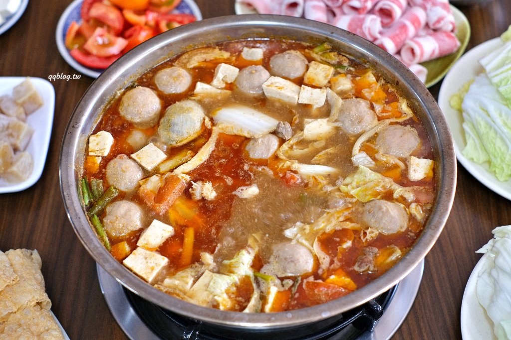 台中豐原︱老余牛家莊．後龍超人氣牛肉火鍋豐原展店，原汁原味呈現好味道 @QQ的懶骨頭