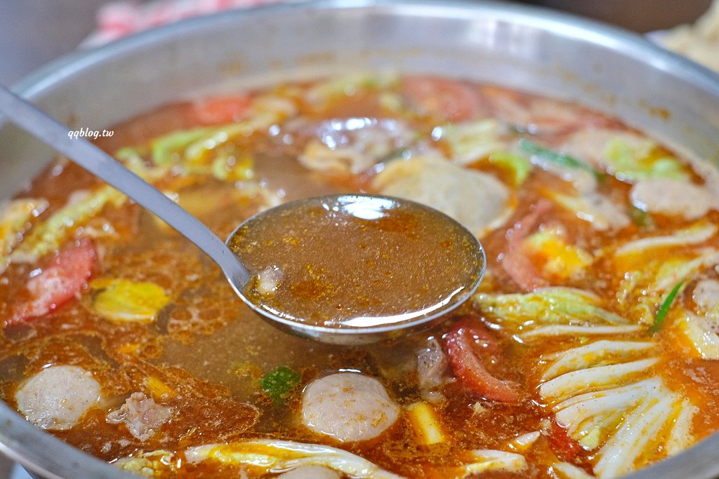 台中豐原︱老余牛家莊．後龍超人氣牛肉火鍋豐原展店，原汁原味呈現好味道 @QQ的懶骨頭