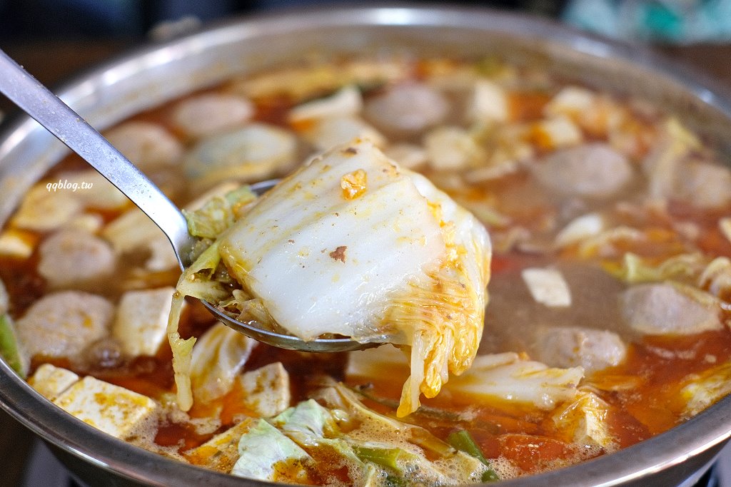 台中豐原︱老余牛家莊．後龍超人氣牛肉火鍋豐原展店，原汁原味呈現好味道 @QQ的懶骨頭