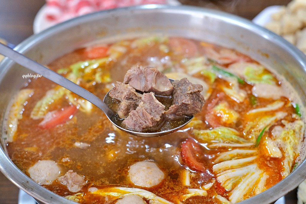 台中豐原︱老余牛家莊．後龍超人氣牛肉火鍋豐原展店，原汁原味呈現好味道 @QQ的懶骨頭