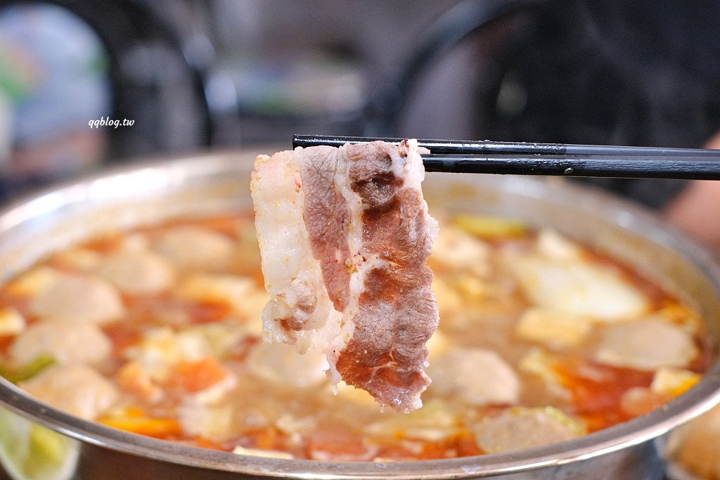 台中豐原︱老余牛家莊．後龍超人氣牛肉火鍋豐原展店，原汁原味呈現好味道 @QQ的懶骨頭