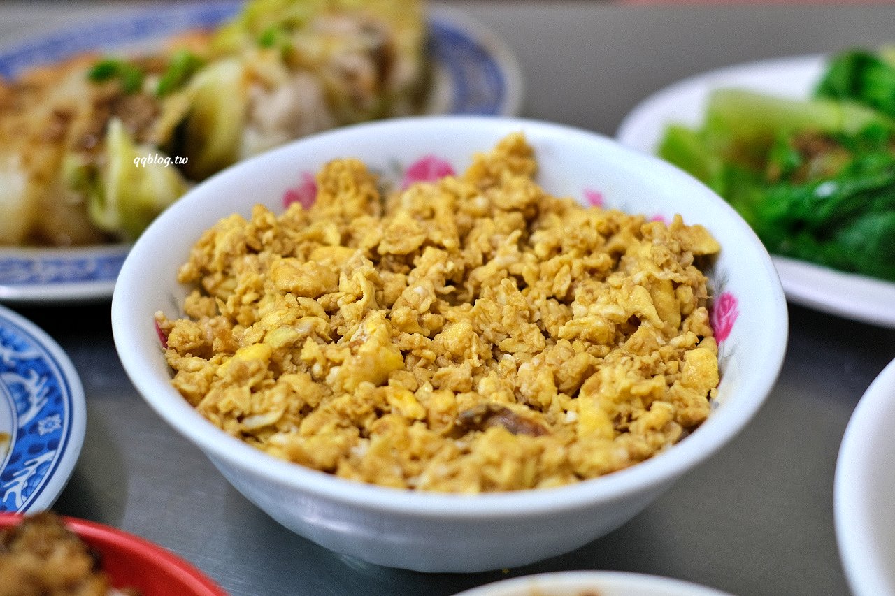 雲林斗六︱老街碗粿．飄香90年的美味古早味蛋飯，點滿一桌完全不傷荷包 @QQ的懶骨頭