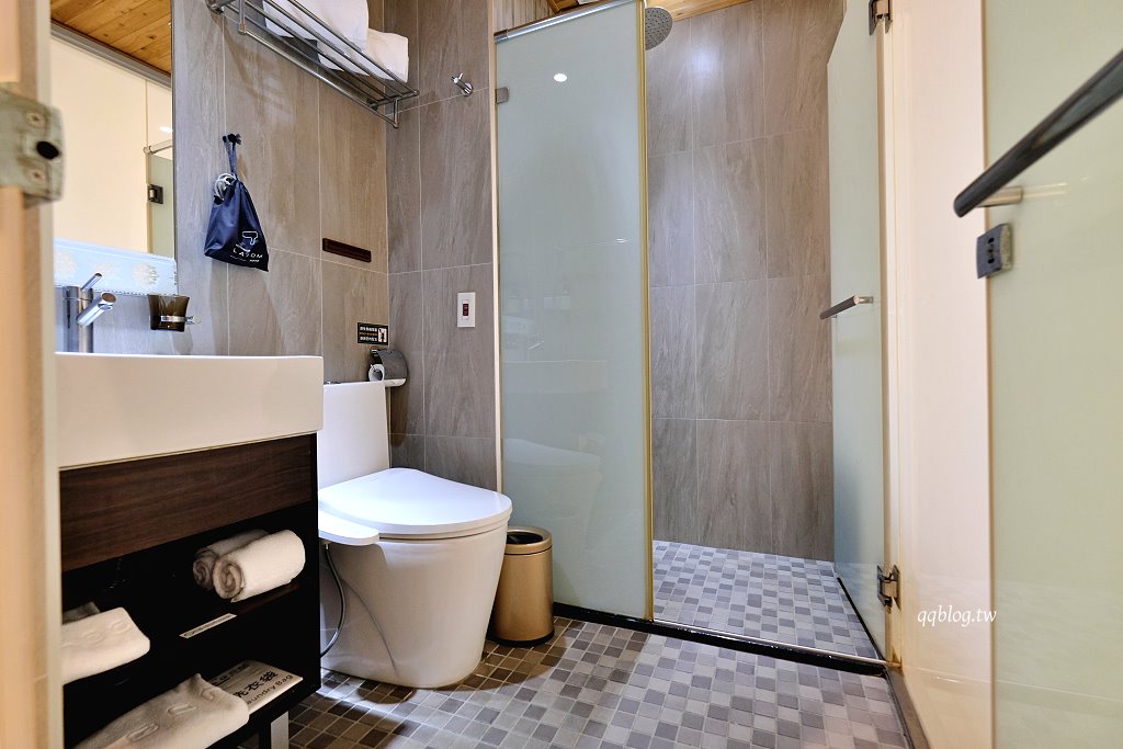 高雄住宿︱塩．泊思行旅．鹽埕區平價質感住宿，近駁二藝術特區 @QQ的懶骨頭