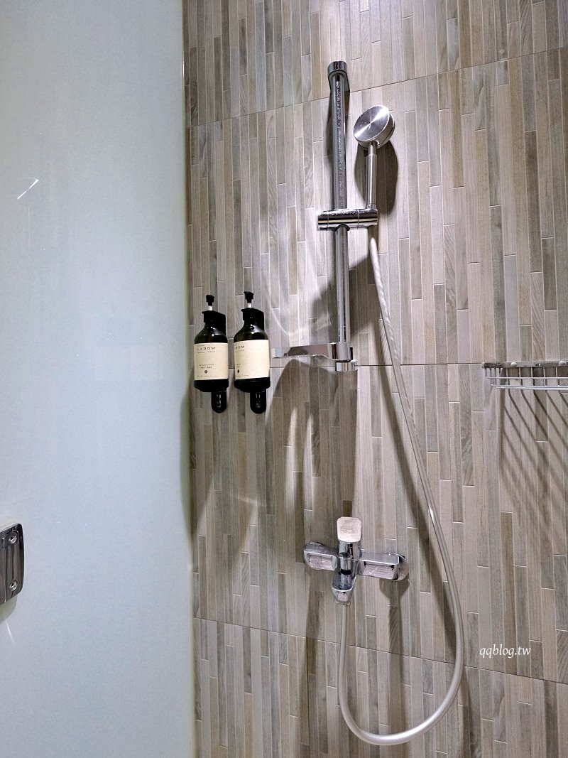 高雄住宿︱塩．泊思行旅．鹽埕區平價質感住宿，近駁二藝術特區 @QQ的懶骨頭