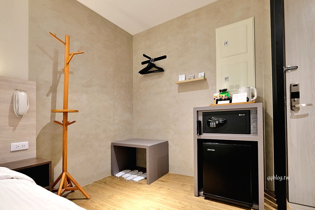高雄住宿︱塩．泊思行旅．鹽埕區平價質感住宿，近駁二藝術特區 @QQ的懶骨頭