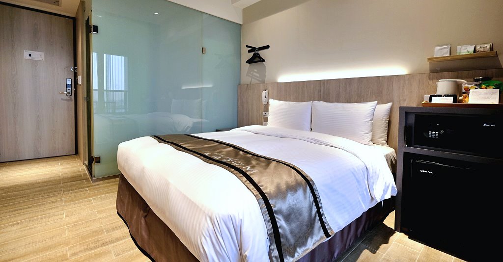 高雄住宿︱塩．泊思行旅．鹽埕區平價質感住宿，近駁二藝術特區 @QQ的懶骨頭