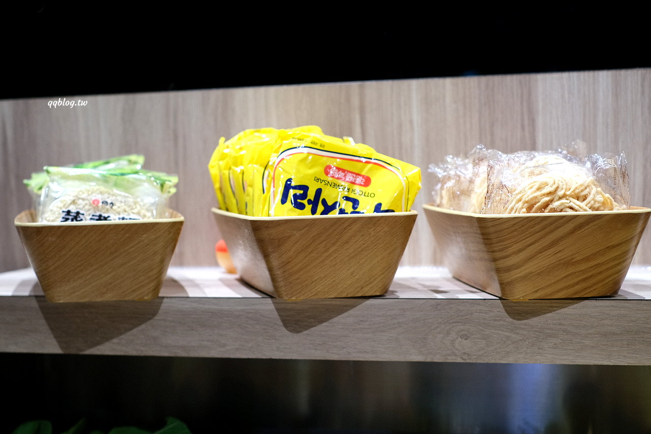 台中北屯︱有之和牛 鍋物放題@台中松竹店．平日午餐788元起就有澳洲和牛、蔬菜吧、飲料吃到飽，+99元還可以吃烤肉 @QQ的懶骨頭