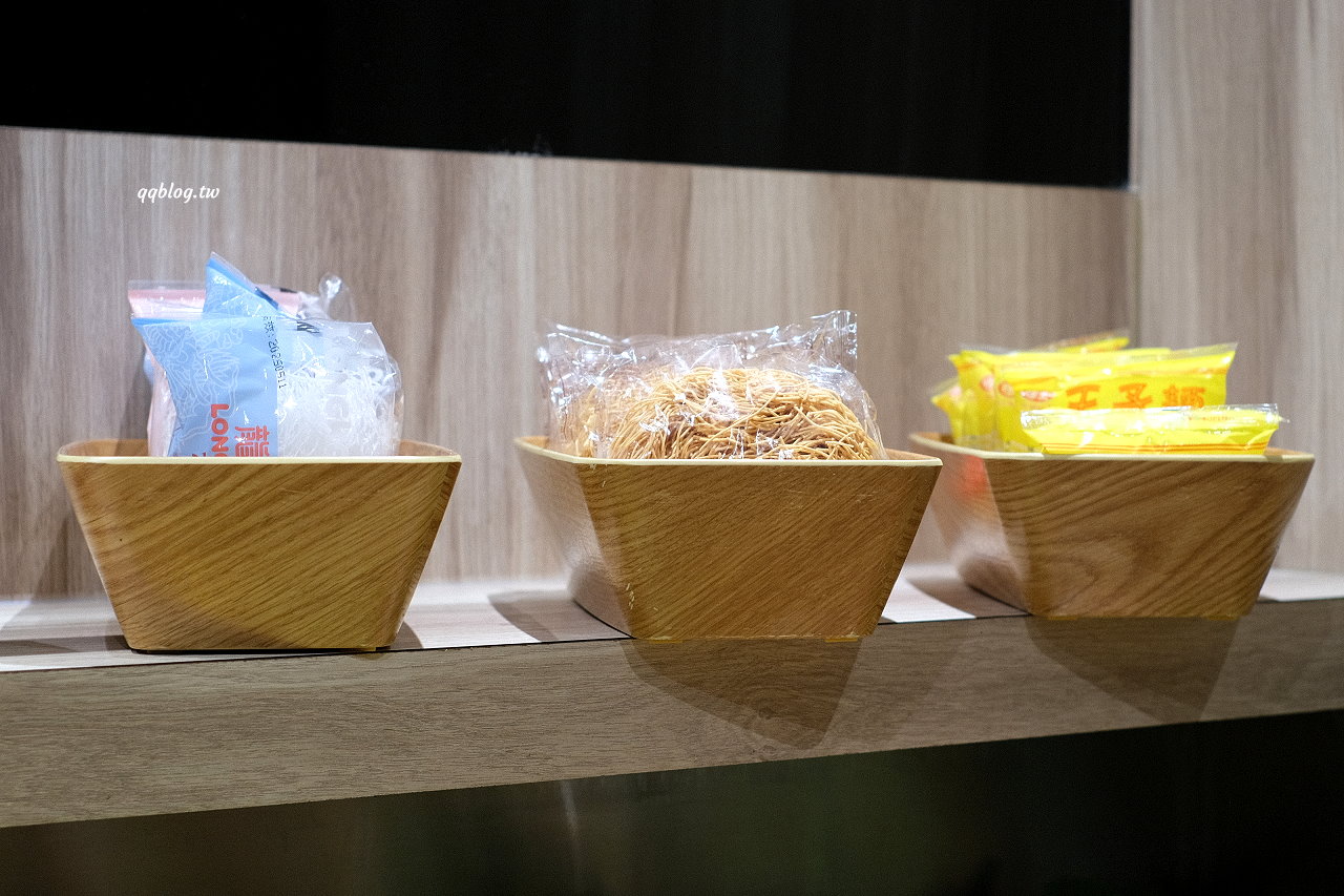 台中北屯︱有之和牛 鍋物放題@台中松竹店．平日午餐788元起就有澳洲和牛、蔬菜吧、飲料吃到飽，+99元還可以吃烤肉 @QQ的懶骨頭